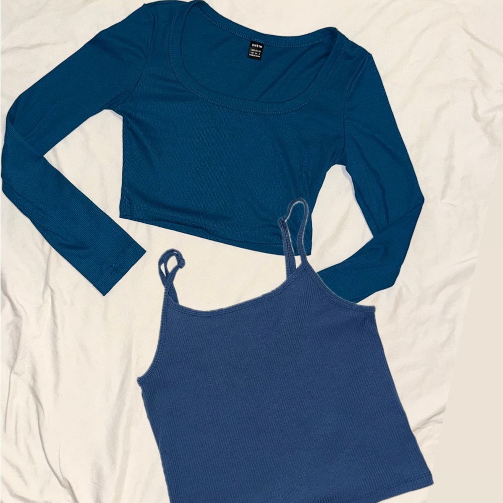 SET OF 2 - Blue Cropped Tops